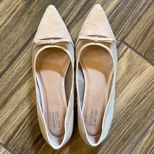 Halogen Atlantic Pacific pointed flats in size 8